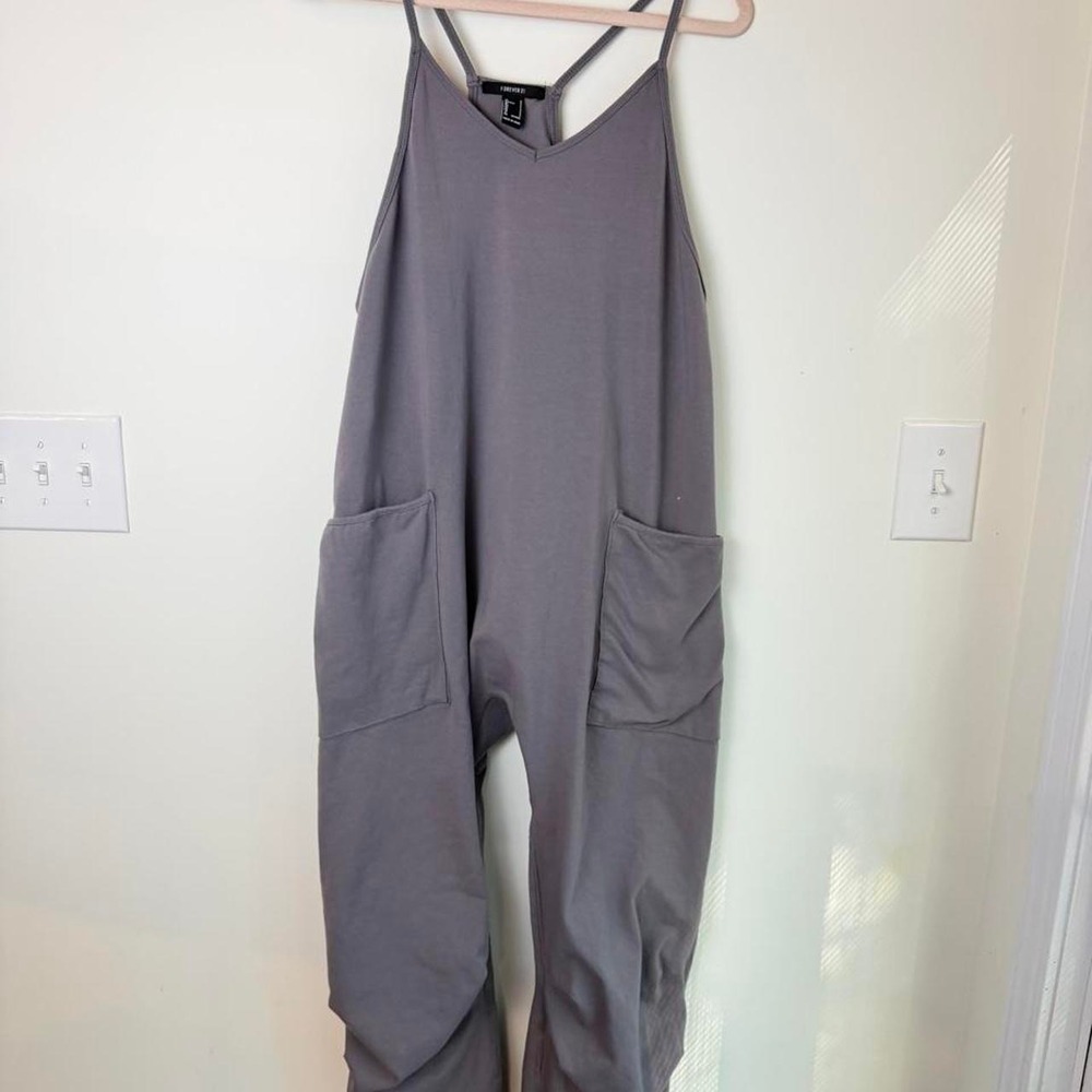 Forever 21 Baggy Jumpsuit Women's Small